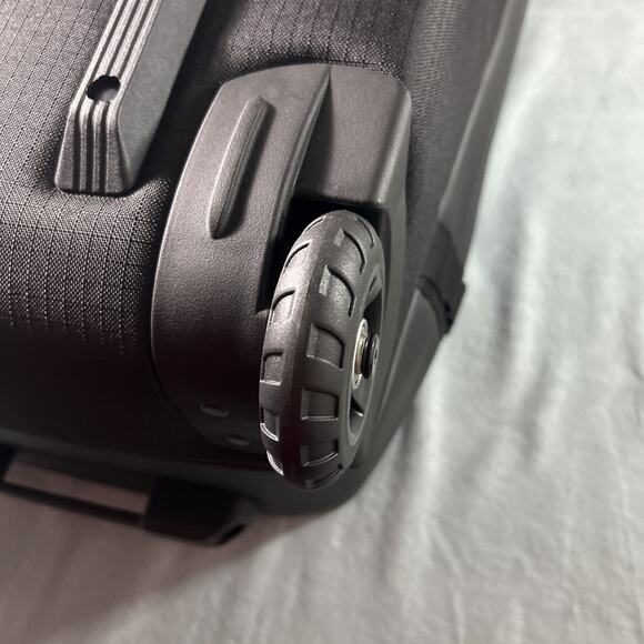 NWT Patagonia Black Hole Wheeled Duffel 100L 49388 Mint Cond. TPU DWR Ripstop - Picture 13 of 16